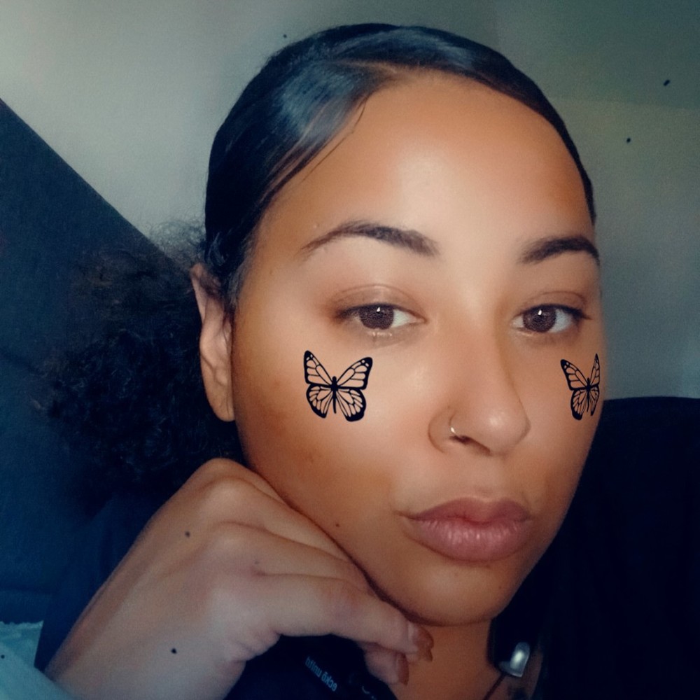 Meet your Posher, Lola